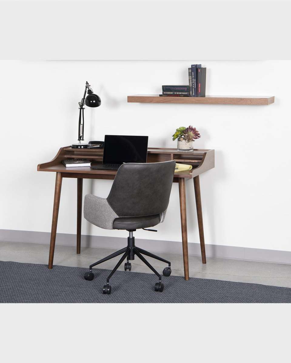 Flavio Desk